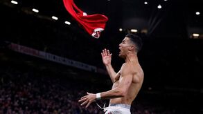 A crónica do Manchester United-Villarreal, 2-1: o Cristiano é isto