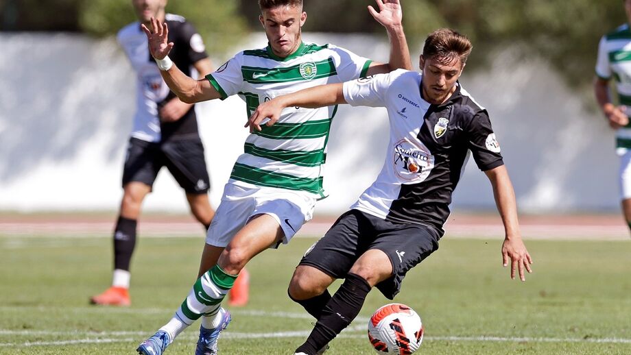 Lucas trava Miguel Menino