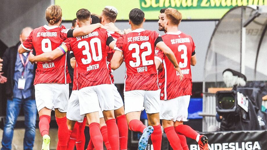 Friburgo bate Augsburgo e sobe ao quinto lugar na Alemanha