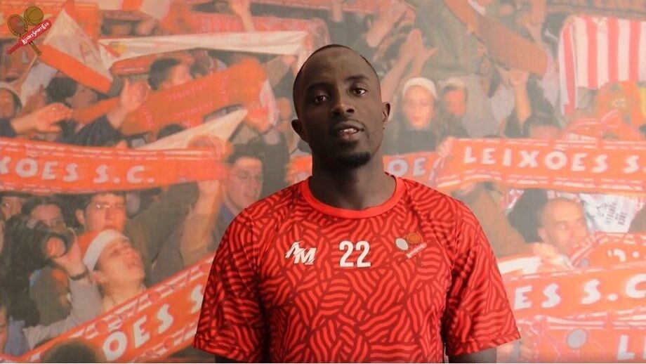Christophe está em dúvida para o jogo depois de não ter viajado para representar a seleção do Burundi