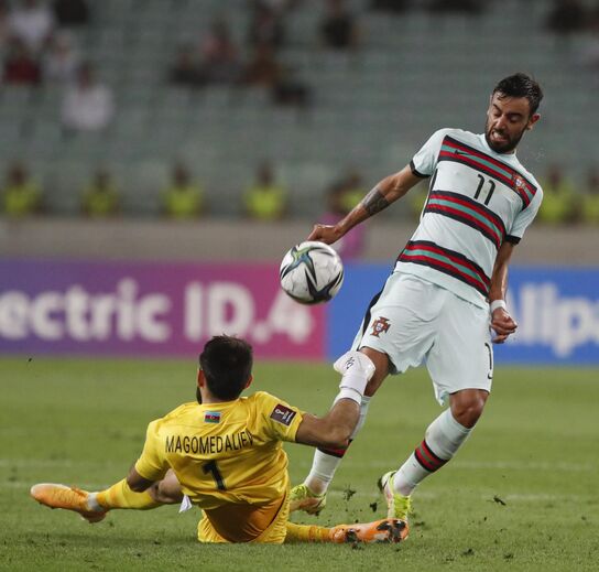 A FIGURA: Bruno Fernandes (4) - A partida nem começou muito bem para o médio, mas tudo mudou a partir do minuto 20, quando pegou na batuta. Pouco depois, descobriu e serviu Bernardo Silva para o 1-0 com uma grande assistência, tendo também começado o lance do 2-0, com um passe de letra para Jota, que serviu André Silva. Ainda tentou o golo com remates de fora da área, mas viu o guarda-redes negar-lhe aquele que seria um prémio merecido.