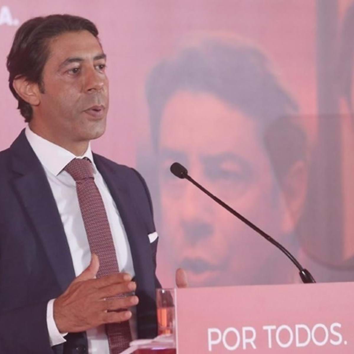 Champions? Temos de assumir que foi um falhanço, admite Rui Costa - SIC  Notícias