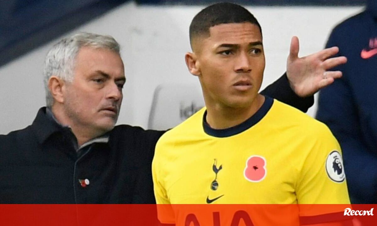 Lush «jamais Duvidarei Do Vinícius, Quando Mourinho Souber O Que Prestianni Disse...» Design Photography Lush «jamais Duvidarei Do Vinícius, Quando Mourinho Souber O Que Prestianni Disse...» Design Photography