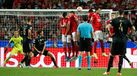 A crónica em vídeo do Benfica-Bayern: a história de dois jogos num só