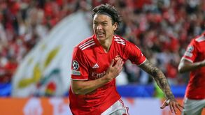 Diego Forlán rendido a Darwin: «Tem coisas de Cavani e Suárez»