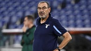 Sarri ignora 'boca' de José Mourinho: «Não gosto dessas palhaçadas»