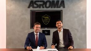 Lorenzo Pellegrini renova com a Roma até 2026