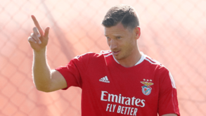 Vertonghen brinca com queda das redes sociais: «MSN?»