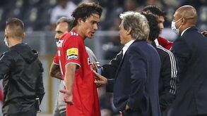 Darwin Núñez rendido a Jorge Jesus: «Ensina-me todos os dias coisas novas»