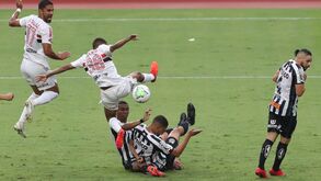 São Paulo-Santos: clássico paulista anima noite no Brasil