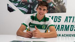 Rodrigo Dias assina contrato de formação e garante: «Sou parecido com o Vinagre»