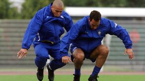 Edmundo recorda convulsão de Ronaldo: «É preciso falar com ele, vai morrer em campo»