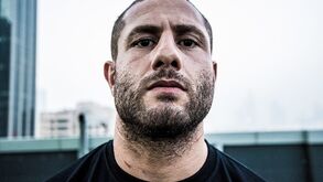 Gokhan Saki regressa ‘a casa’ após curta passagem pelo UFC