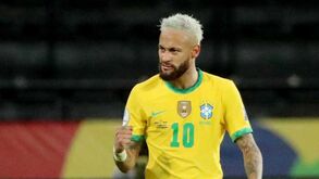 Elogiado em campo, criticado fora dele: Neymar escreve os últimos capítulos com a canarinha 