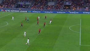VAR validou este golo de Mbappé que deu a Liga das Nações à França e revoltou os espanhóis
