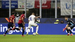 Iturralde González analisa golo polémico de Mbappé: «Se o Eric García toca na bola...»