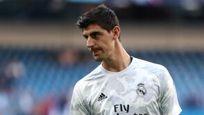 Courtois 'ao ataque' contra UEFA e FIFA: «Só querem saber dos seus bolsos e de dinheiro»