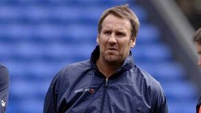 Ex-médio do Arsenal vive período conturbado: «Só conseguia olhar para os meus filhos e odiar-me»