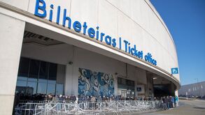 Quebra vertiginosa na receita de bilheteira compensada pela participação na Champions