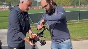 José Mourinho dá o treino... e ainda ajuda a desmontar o drone