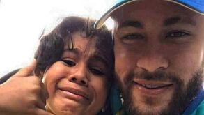 Pai de Neymar sai em defesa do craque: «O meu filho não é idiota»