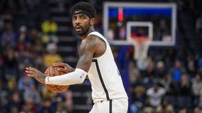 'The Athletic' garante que Kyrie Irving não é anti-vacinas: «É uma batalha muito maior...»