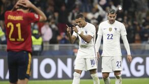 Diretor de arbitragem da UEFA admite que polémica regra do fora de jogo pode ser alterada 