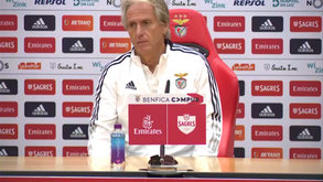 O lance do vermelho direto mostrado a Otávio por derrubar Tengstedt: Famalicão pediu fora de jogo