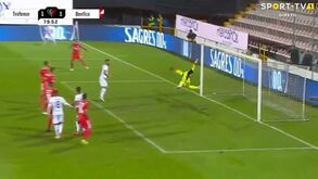 O cabeceamento de Pachu que empatou o Trofense-Benfica
