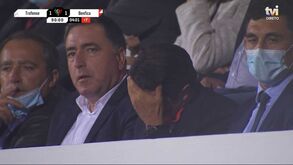 A imagem de sofrimento de Rui Costa nos descontos do Trofense-Benfica