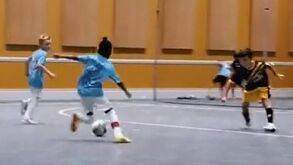 Mini-Ricardinho? Craque do futsal tem 9 anos e soma 47 mil 'likes' no TikTok com habilidades surreais