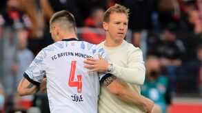 Julian Nagelsmann sentiu-se mal e não irá orientar o Bayern frente ao Benfica
