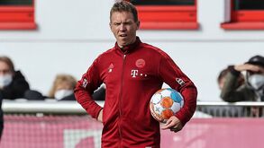 Treinador do Bayern Munique testa positivo à Covid-19
