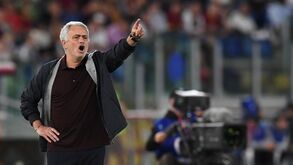 José Mourinho: «Estava descontente com o árbitro mas não disse uma palavra»