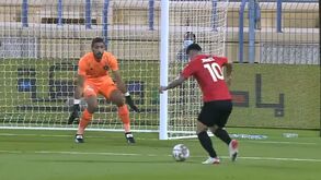 James Rodríguez fez desta forma o primeiro golo ao serviço do Al-Rayyan