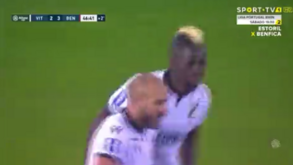 Estupiñán voou para relançar o V. Guimarães diante do Benfica: veja o golo
