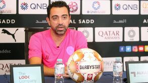 A reação de Xavi à hipótese de treinar o Barcelona 