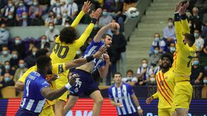 FC Porto trava campeão europeu Barcelona no Dragão Arena