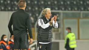 Jorge Jesus e a linha de seis defesas do Estoril: «Vamos ter imensos problemas»