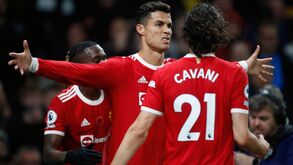 Gary Neville aplaude mudança tática de Solskjaer: «Antes Ronaldo parecia uma criança sozinha» 