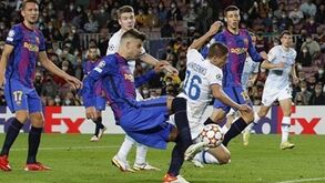 Piqué lesionado é baixa certa para o jogo com o Dínamo Kiev