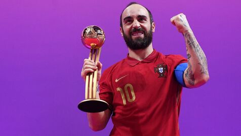 Ricardinho eleito pela quarta vez o melhor jogador do mundo de futsal