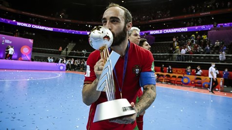 Ricardinho, eleito melhor jogador de futsal do mundo, se aposenta da  seleção portuguesa - Gazeta Esportiva