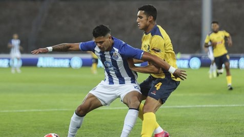 De golear a empatar, FC Porto salva triunfo por 1-0 em Faro