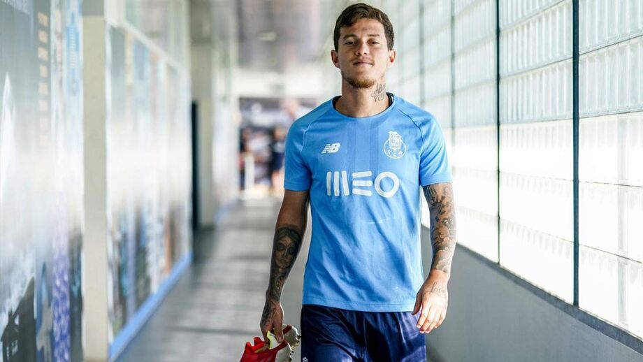 Otávio volta ao relvado e já faz treino condicionado no Olival