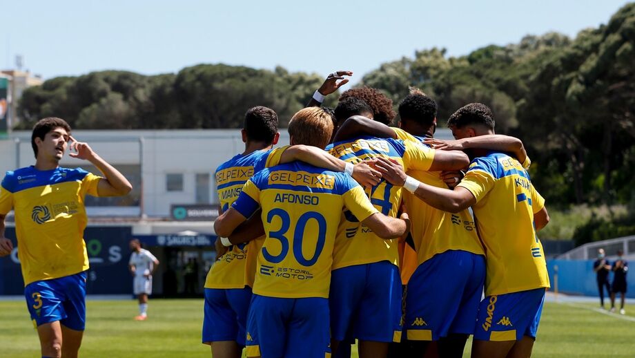 A crónica do Estoril-Belenenses SAD, 2-0: Canarinhos fogem na frente