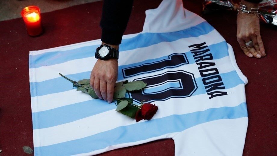 Barcelona e Boca Juniors vão disputar jogo de homenagem a Maradona