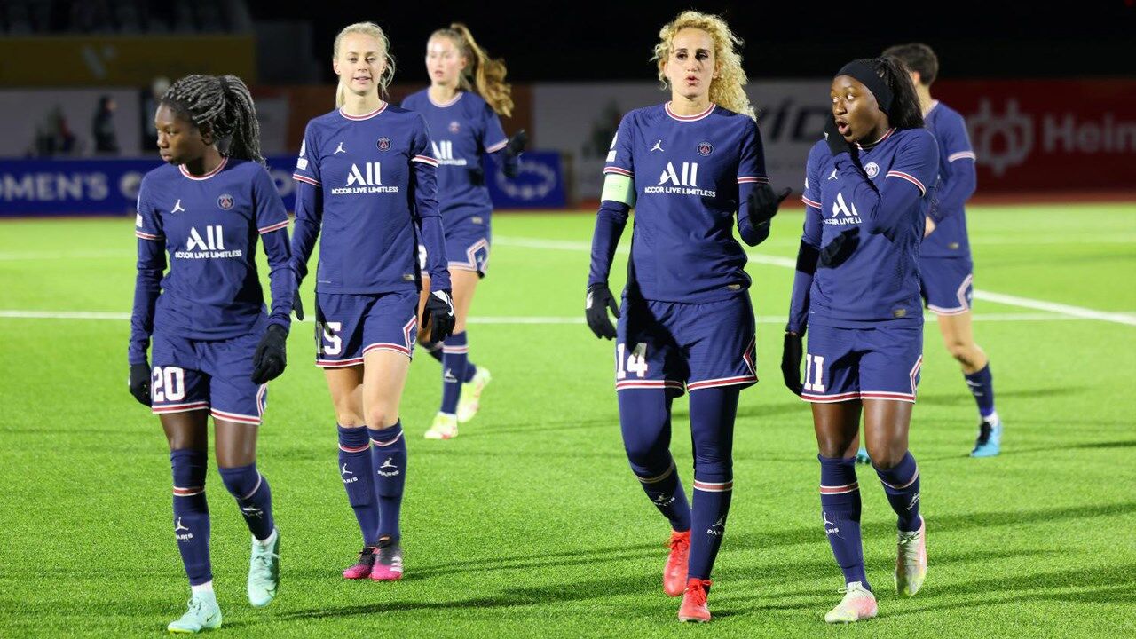 Aminata Diallo (primeira à esquerda) e Kheira Hamraoui (terceira a contar da esquerda) envolvidas no caso