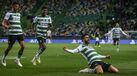 Paulinho em corrida 'louca' após marcar e os colegas todos atrás: a festa do 3.º golo do Sporting
