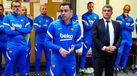 Xavi recebido em euforia em Camp Nou: dos cânticos à gritaria dos adeptos